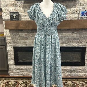 New without tags size XL summer dress with singe waist. Floral print